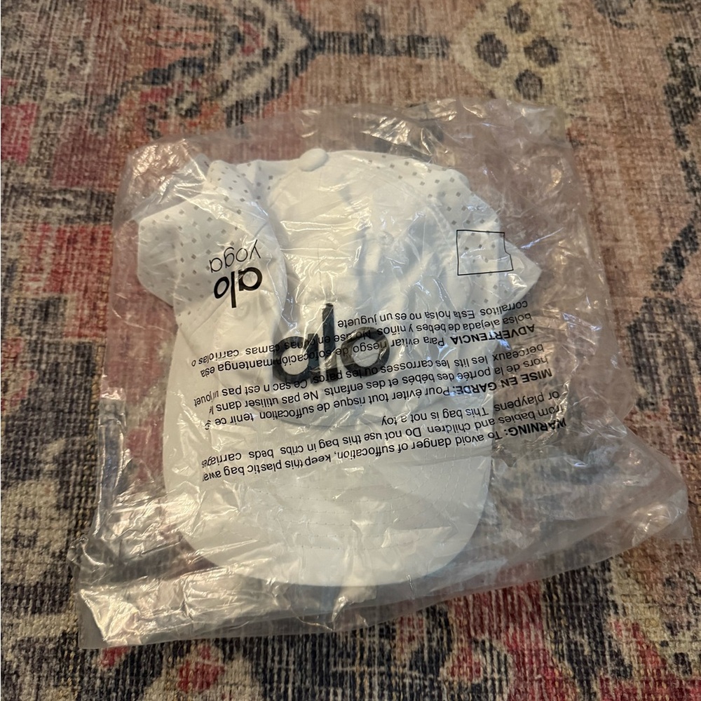 Alo Yoga White Perforated Cap - Brand New in Packaging